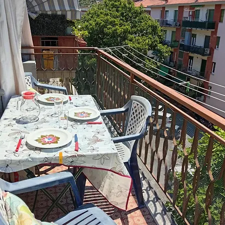 Residenza Adalgisa - A Due Passi Da Finalborgo Lägenhet *